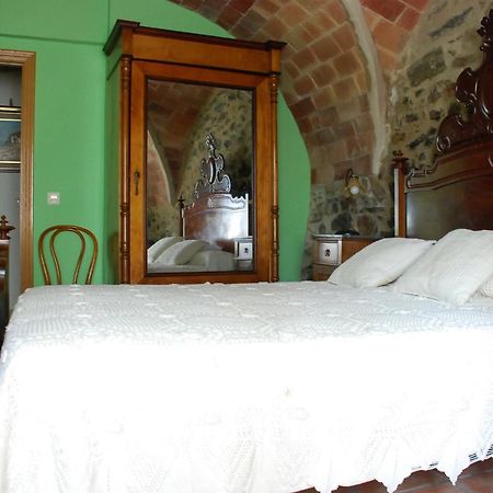 Can Garriga II I III Apartment Garriguella Bagian luar foto