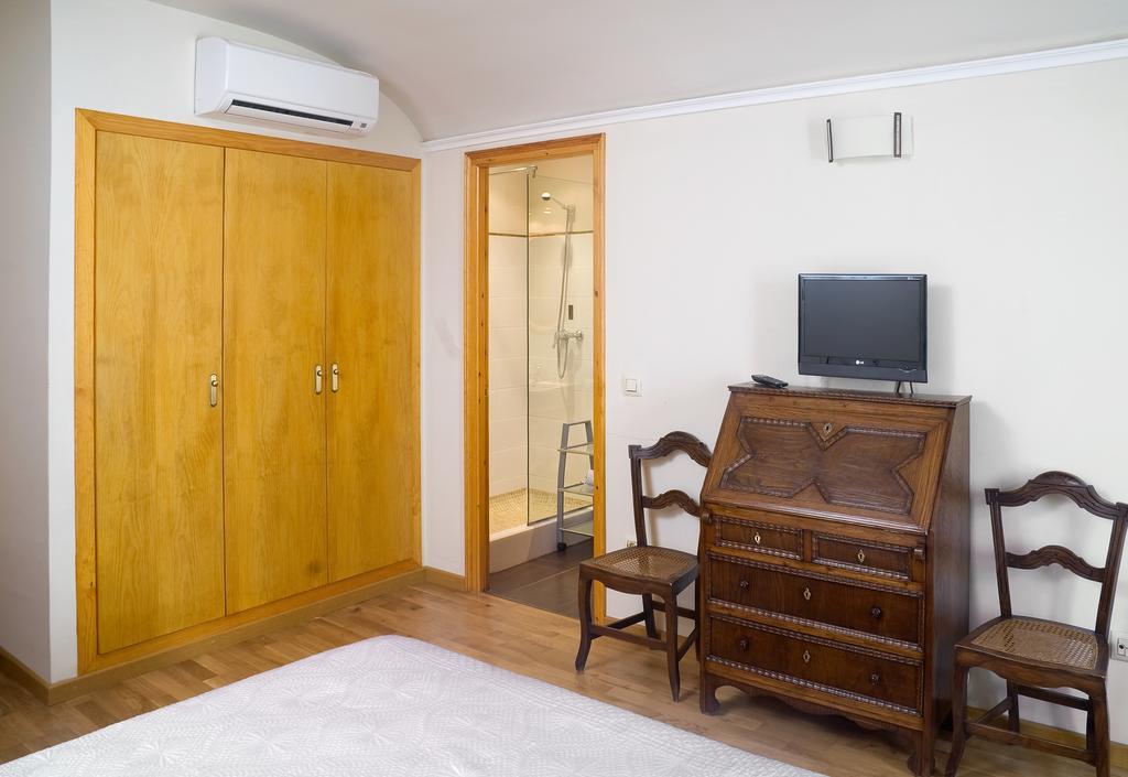 Can Garriga II I III Apartment Garriguella Bagian luar foto