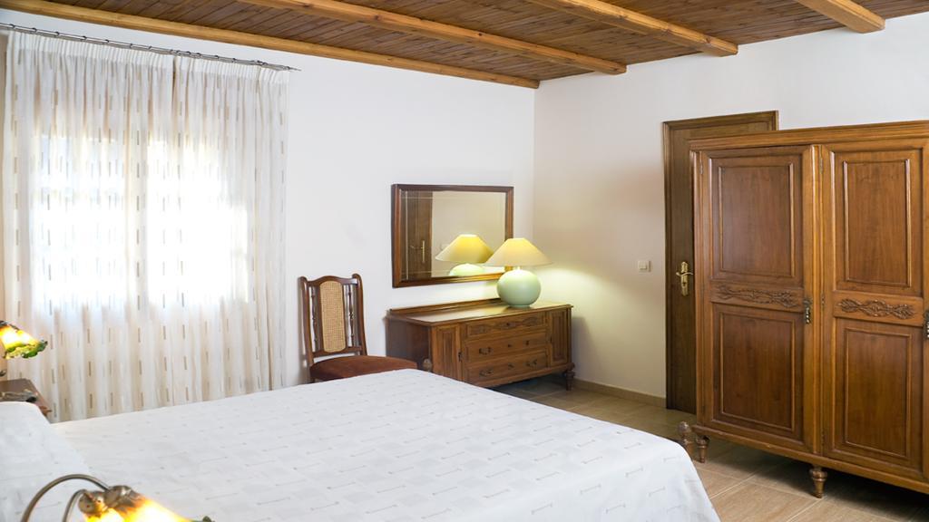 Can Garriga II I III Apartment Garriguella Bagian luar foto