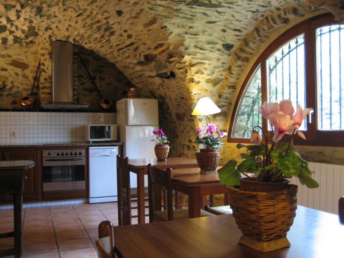 Can Garriga II I III Apartment Garriguella Bagian luar foto